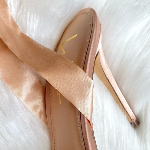 NIB Lulu’s Size 8 Champagne Gold Satin Lace-Up Stiletto Heel Sandals - Picture 7 of 10